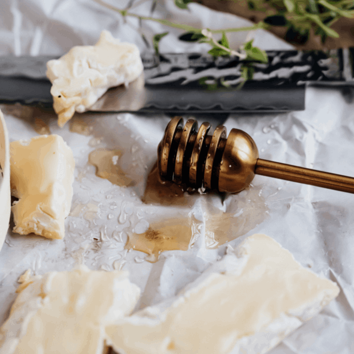 Pomegranate brie crostini apetizer