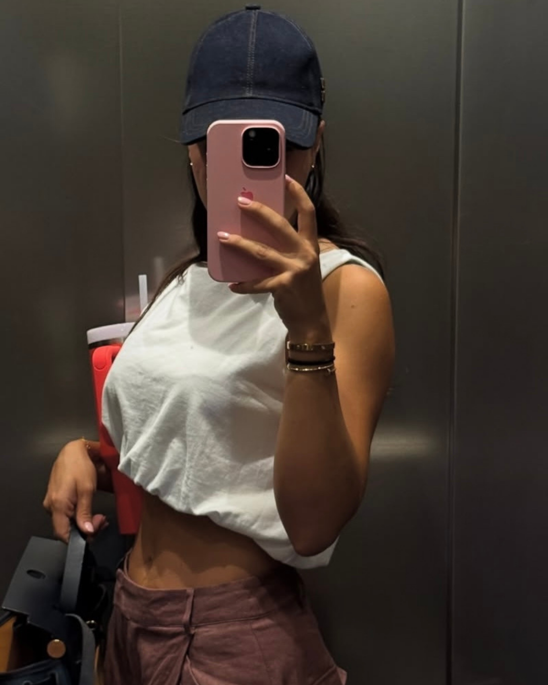 THE COLOR STATEMENT Ngjyrat që po dominojnë feed-et ne figurat influencuese shqiptare (19)