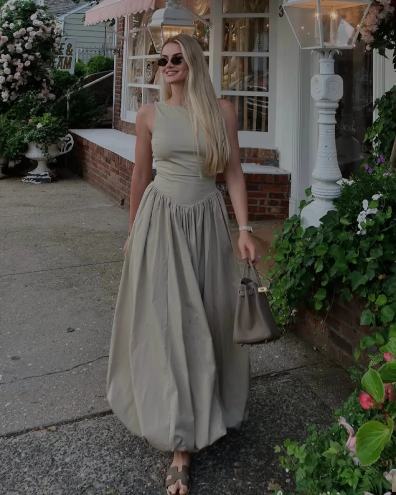 THE COLOR STATEMENT Ngjyrat që po dominojnë feed-et ne figurat influencuese shqiptare (33)