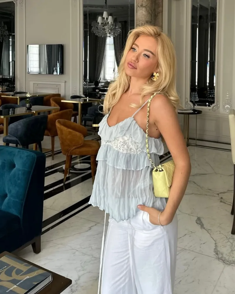 THE COLOR STATEMENT Ngjyrat që po dominojnë feed-et ne figurat influencuese shqiptare (6)